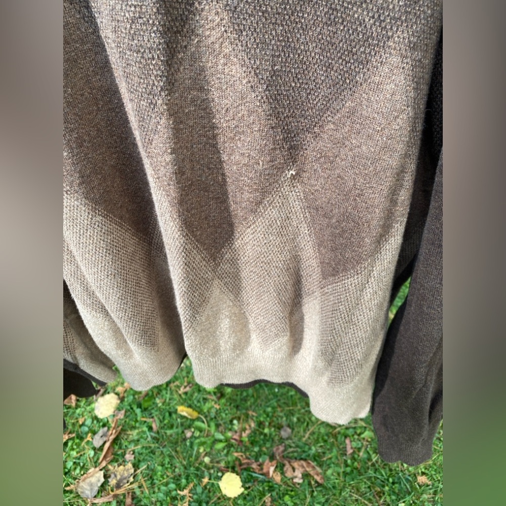 Perry Ellis V-Neck Brown Ombre Sweater - Picture 3 of 4